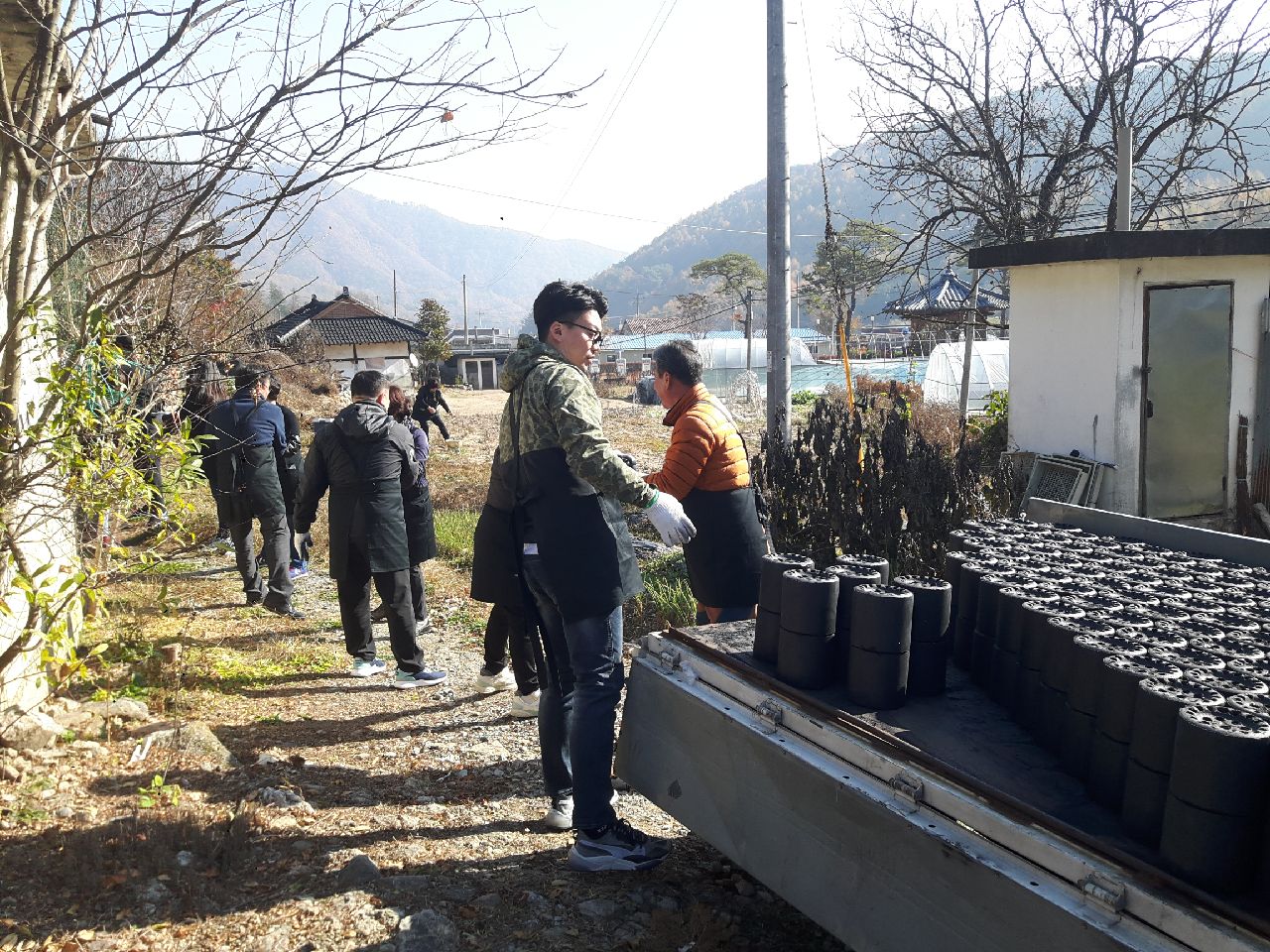 Hwayoung Techwin Co., Ltd. - 'Sharing briquettes of love' [첨부 이미지1]